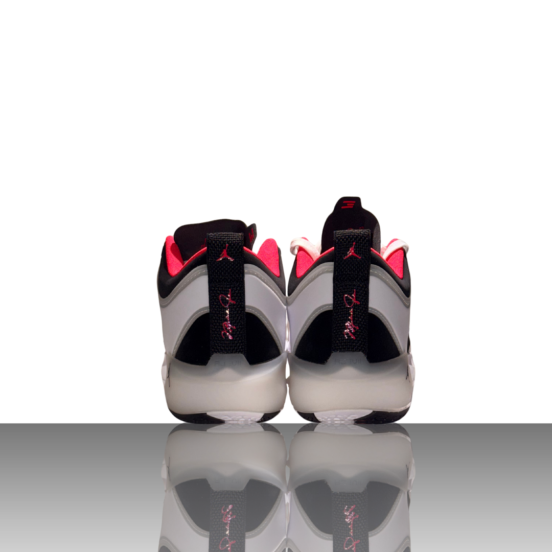 JORDAN 37 LOW 'SIREN RED'