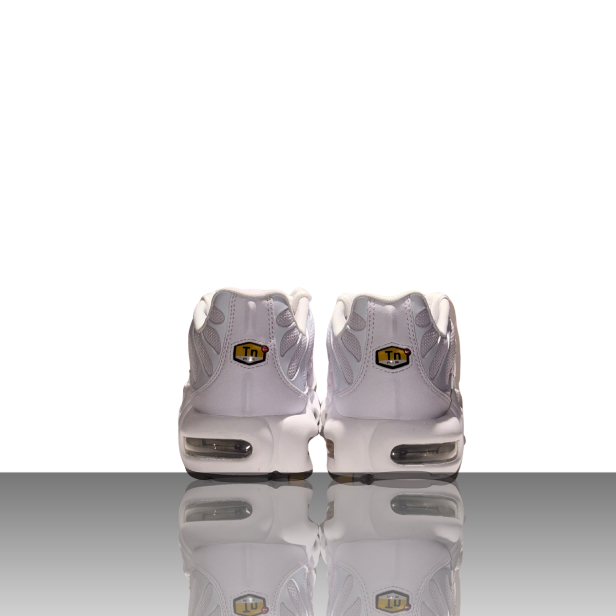 Nike Air Max Plus White Sneaker in Weiß – Detailansicht 2