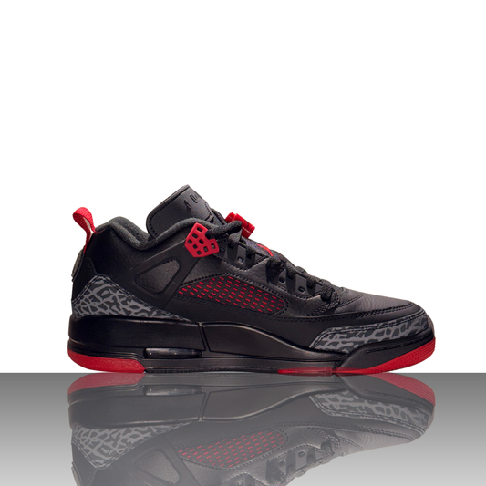 Jordan Spizike Low Bred Sneaker in Schwarz und Rot