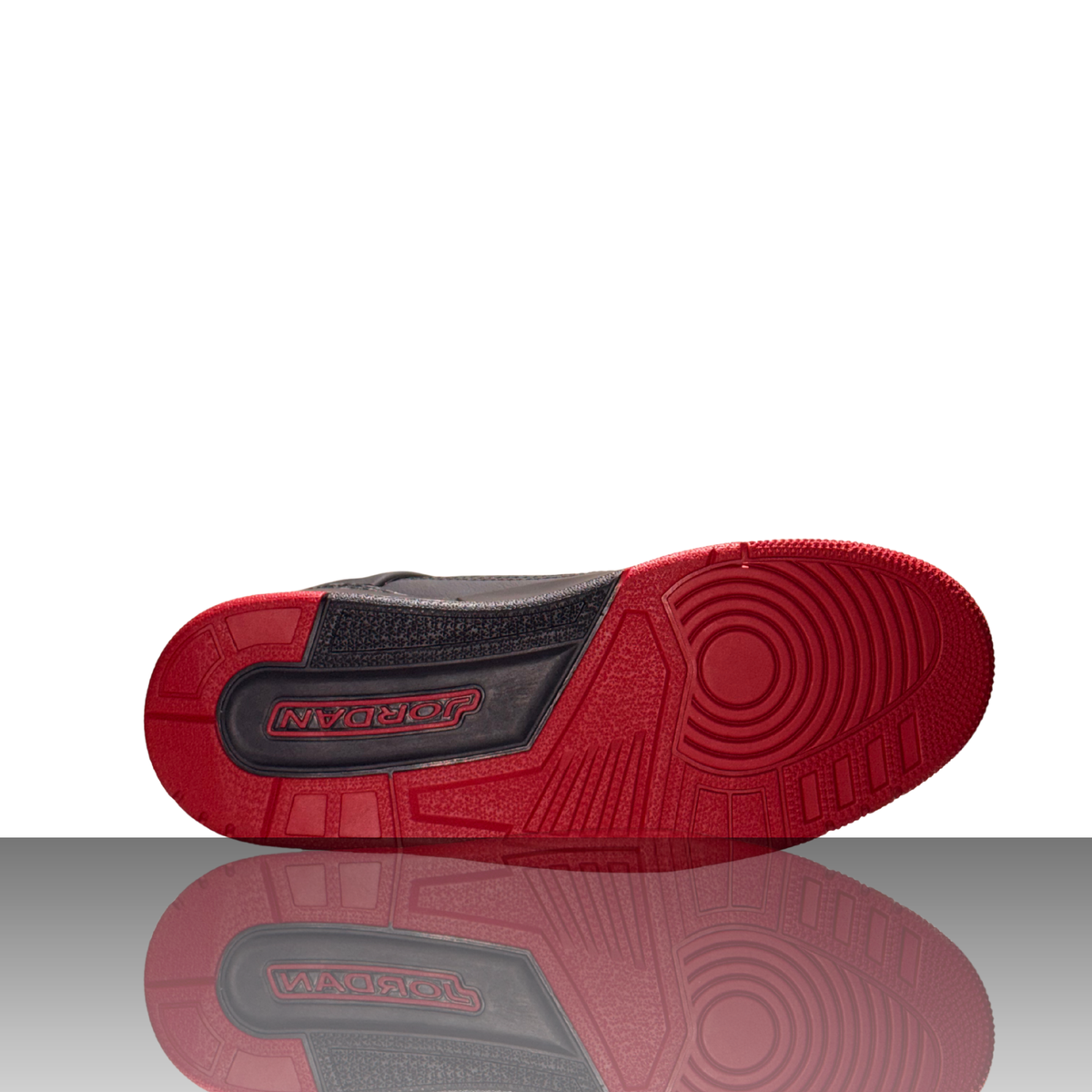 Jordan Spizike Low Bred Sneaker in Schwarz und Rot – Detailansicht